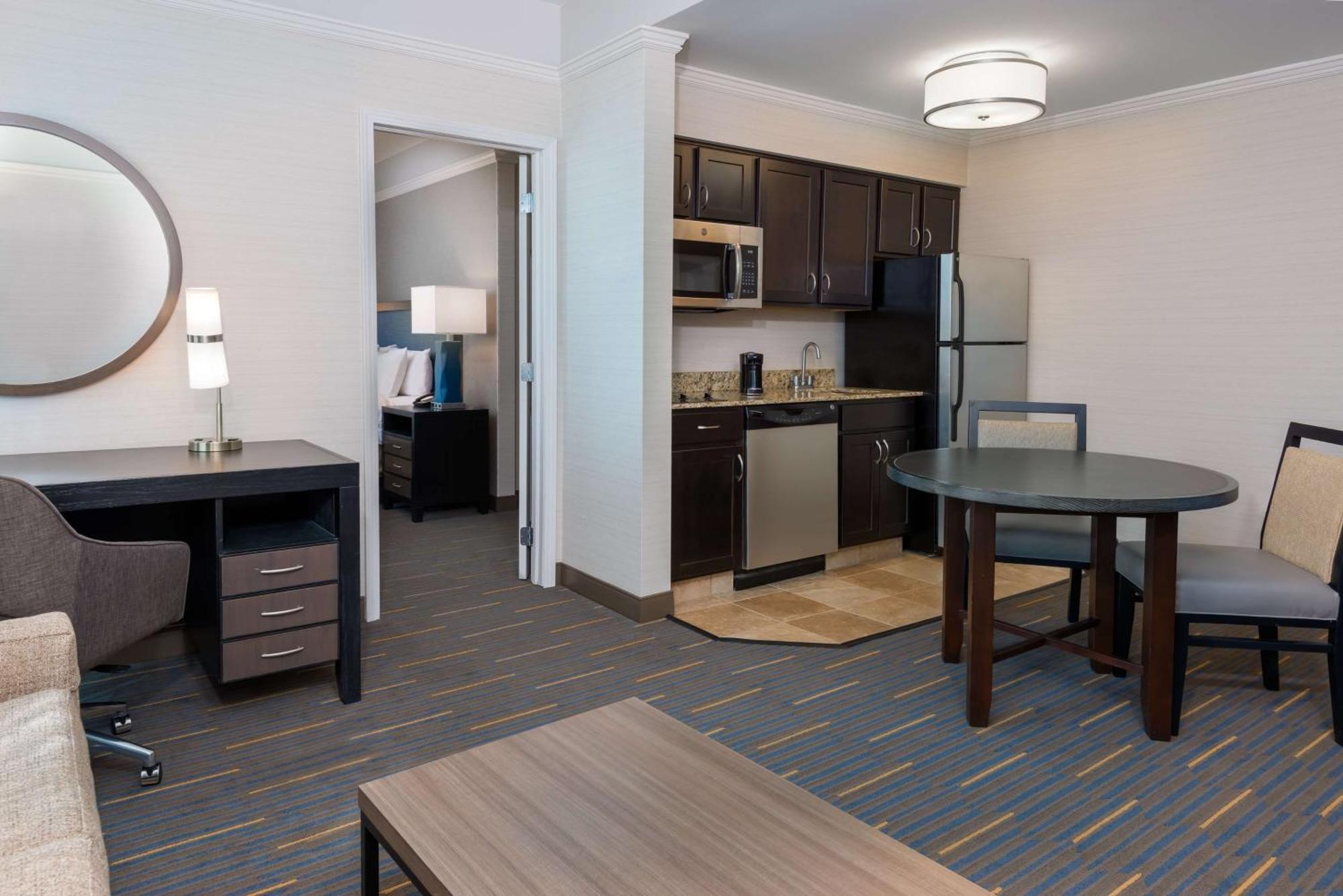 Hampton & Buffalo/downtown 3*